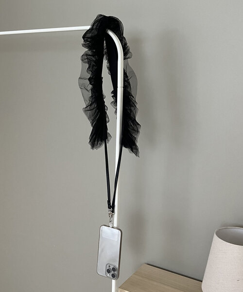 prose verse（プロズヴェール）の「チュールフリルスマホストラップ（スマホグッズ・レディース・アイボリー/グレー/ブラック・ﾌﾘ-）」の17枚目の写真