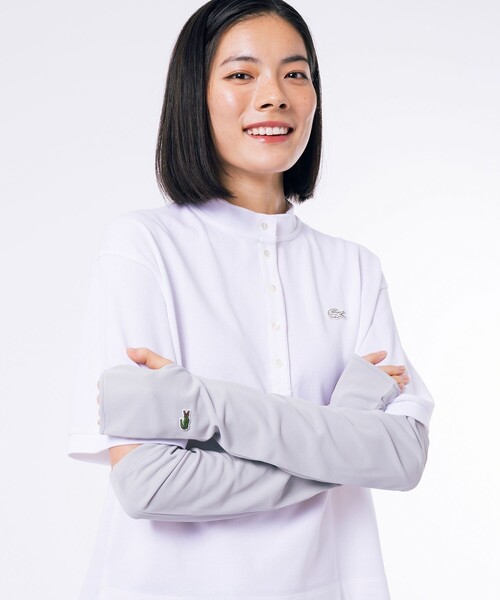 LACOSTE（ラコステ）の「ウィメンズUVアームカバー（手袋・レディース・ネイビー/ホワイト/ブラック/ピンクベージュ/グレー・FREE）」の4枚目の写真