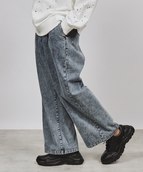 tk.TAKEO KIKUCHI（ティーケータケオキクチ）の「【WEB限定】ヴィンテージライクワイドデニムパンツ（デニムパンツ・メンズ・ブラック/ブルー系その他/ブラック系/ブルー系/ホワイト・01/02/03）」の16枚目の写真