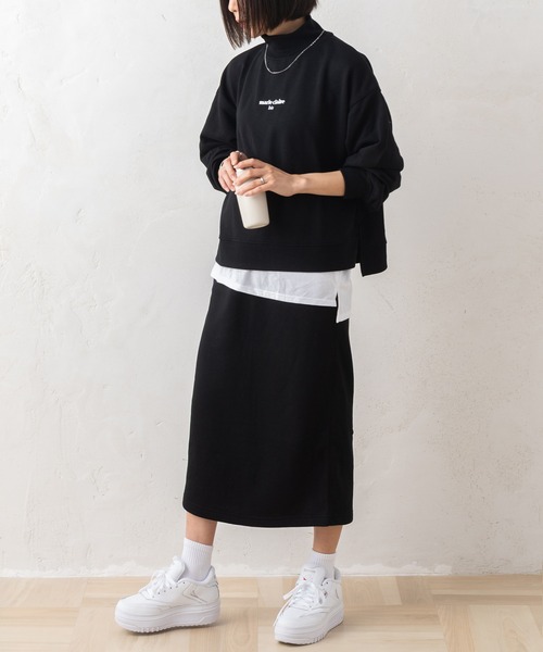 marie claire bis(マリクレール ビス)の「【別注】marie claire bis/マリ・クレール ビス ブランド ロゴ ワンポイント ハイネック 裏毛 長袖 スウェット トレーナー(スウェット・レディース・ブラック/アッシュグレー・M/L/LL)」の4枚目の写真