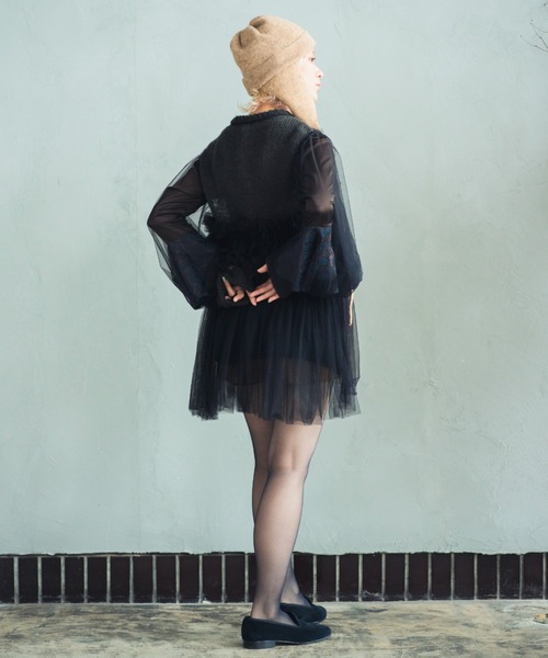 ORIENT MILLINERY(オリエント ミリナリー)の「DYLI【ディリ】チュールxニット ドッキング ブルゾン系カーディガン(カーディガン/ボレロ・レディース・ブラック系その他/ブラック/グリーン系その他/ライトグレー系/オレンジ系/ネイビー系・FREE)」の16枚目の写真