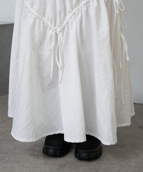 RAY CASSIN（レイカズン）の「ドロストリボンフレアスカート（スカート・レディース・ブラック/アイボリー/グレー・FREE）」の22枚目の写真