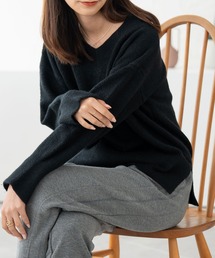 Vネックニット