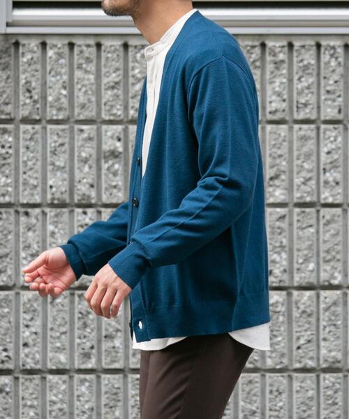 URBAN RESEARCH ROSSO MEN（アーバンリサーチロッソメン）の「『WEB限定』ウォッシャブルストレッチVネックニットカーディガン（カーディガン/ボレロ・メンズ・ブラウン/ネイビー/ブラック/グレー・MEDIUM/LARGE）」の11枚目の写真