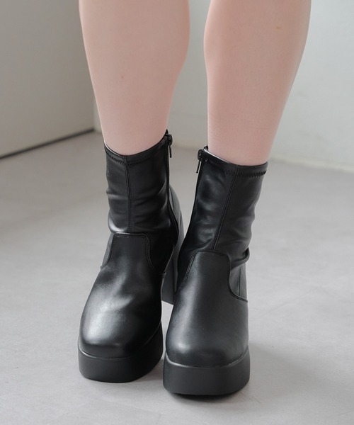 Remind me and forever（リマインドミーアンドフォーエバー）の「ショートブーツ（ブーツ・レディース・アイボリー/ブラック・MEDIUM/X-LARGE/SMALL/LARGE）」の11枚目の写真