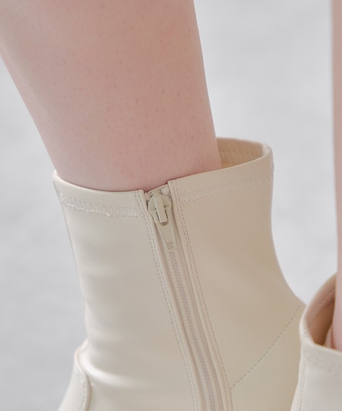 Remind me and forever（リマインドミーアンドフォーエバー）の「ショートブーツ（ブーツ・レディース・アイボリー/ブラック・MEDIUM/X-LARGE/SMALL/LARGE）」の18枚目の写真