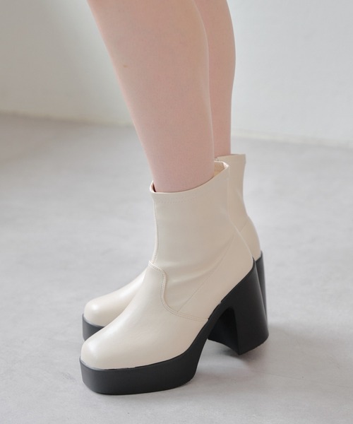 Remind me and forever（リマインドミーアンドフォーエバー）の「ショートブーツ（ブーツ・レディース・アイボリー/ブラック・MEDIUM/X-LARGE/SMALL/LARGE）」の7枚目の写真