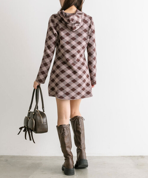 OLIVE des OLIVE（オリーブデオリーブ）の「デコルテ開きフードミニワンピ（ワンピース・レディース・ブラウン/ベージュ/ブラック・FREE）」の19枚目の写真