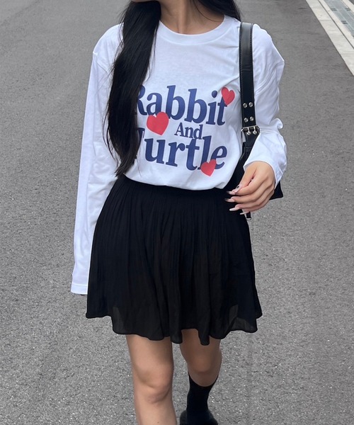 fiere(フィエール)の「ハートモチーフデザインロンT/長袖Tシャツ(Tシャツ/カットソー・レディース・ホワイト・MEDIUM)」の1枚目の写真