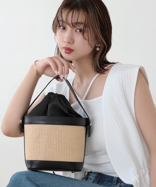 Little&More(リトルアンドモア)の「麦わらハンドバッグ(ハンドバッグ・レディース・ホワイト/ブラック・ONE SIZE)」の1枚目の写真