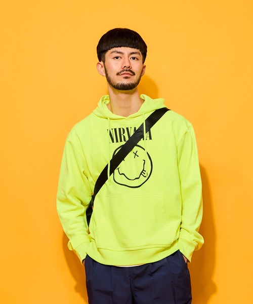 MUSIC TEE（ミュージックティー）の「P/O HOODIE NIRVANA “INVERSE SMILEY”/プルオーバー フーディ― ニルヴァーナ "インヴァース スマイリー”（パーカー・メンズ・イエロー系・MEDIUM/LARGE/X-LARGE）」の3枚目の写真