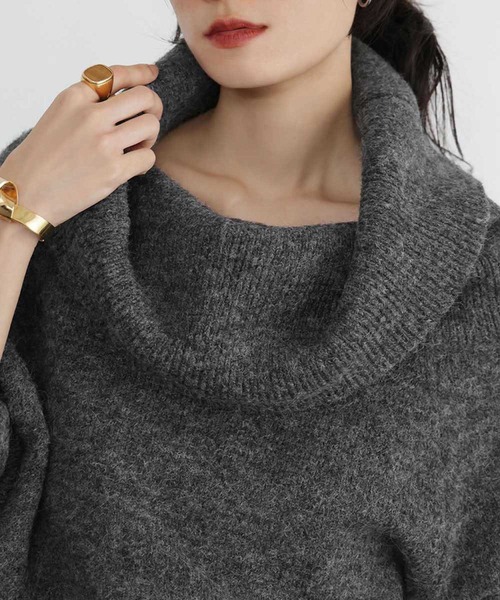 ブラック オフショルダー ニット フリーサイズ セール】デザイン不規則なオフショルダーニット（ニット/セーター