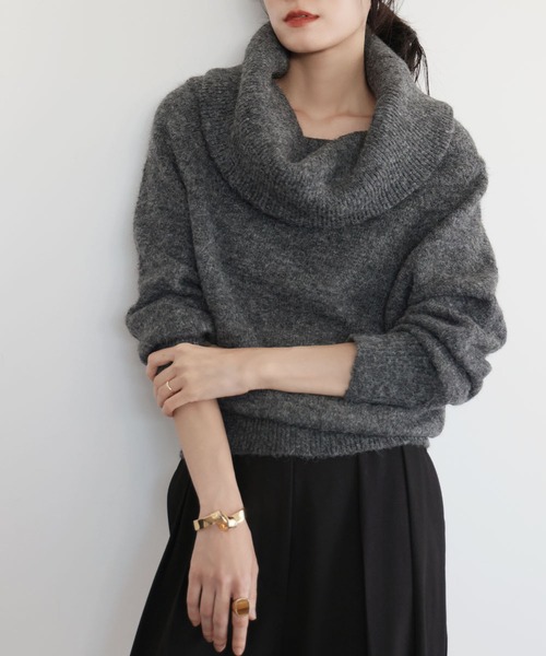 ブラック オフショルダー ニット フリーサイズ セール】デザイン不規則なオフショルダーニット（ニット/セーター