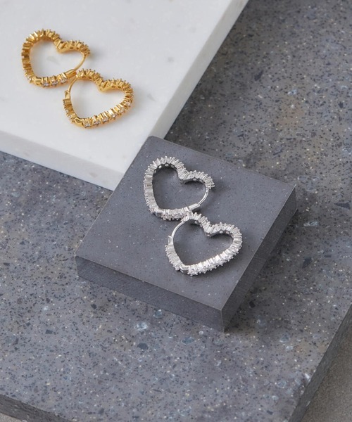 JILL STUART(ジルスチュアート)の「◆<LUV AJ>ハートビジューフープピアス(ネックレス・レディース・ゴールド/シルバー・フリ-)」の2枚目の写真