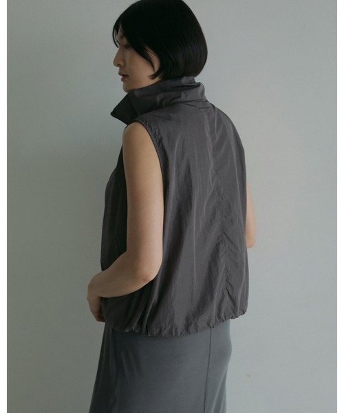 anuke(アンヌーク)の「Nylon Sleeveless Blouson(Tシャツ/カットソー・レディース・ブルー系その他/ホワイト/チャコールグレー・FREE)」の9枚目の写真
