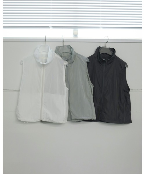 anuke(アンヌーク)の「Nylon Sleeveless Blouson(Tシャツ/カットソー・レディース・ブルー系その他/ホワイト/チャコールグレー・FREE)」の19枚目の写真