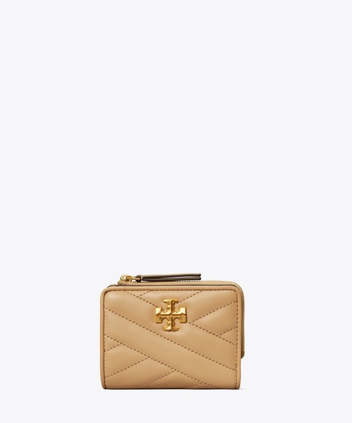 TORY BURCH（トリーバーチ）の「キラ シェブロン バイフォールド ウォレット（財布・レディース・レモンイエロー・ONE SIZE）」の2枚目の写真