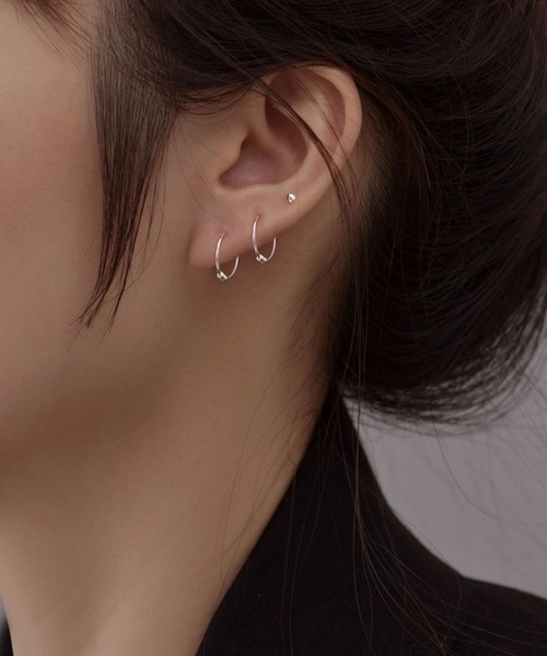 almo(アルモ)の「カーリーポイントフープリングピアス/ペア(RO)(ピアス(両耳用)・メンズ・ゴールド/ブラック/シルバー・SMALL/LARGE/MEDIUM)」の2枚目の写真