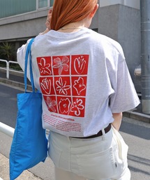 ロゴフラワーイラストプリント半袖Tシャツ