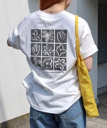 ロゴフラワーイラストプリント半袖Tシャツ