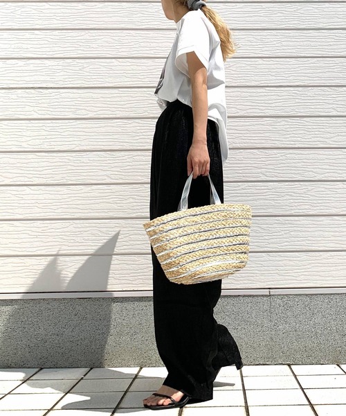 Q（キュー）の「ドライタッチフォトT（Tシャツ/カットソー・レディース・ブラック/ホワイト・MEDIUM）」の16枚目の写真