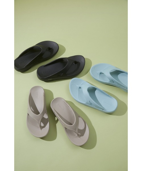 OOFOS（ウーフォス）の「【OOFOS】2000010102222 OOriginal（サンダル・レディース・ベージュ・29cm/28cm/27cm/26cm/25cm/24cm/23cm）」の8枚目の写真
