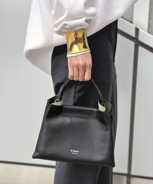 AP STUDIO（エーピーストゥディオ）の「【REE PROJECTS/リー・プロジェクト】mini single handle Bag（ショルダーバッグ・レディース・ブラック/キャメル・FREE）」の7枚目の写真