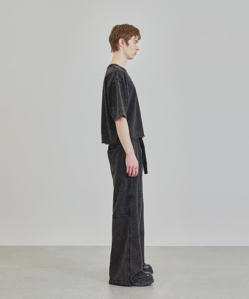 Ruelle（ルーエル）の「【Ruelle】Pigment-Dyed Cropped T-Shirt / ピグメント加工クロップド丈Tシャツ（Tシャツ/カットソー・メンズ・ブラック/アッシュグレー・L/M/S）」の4枚目の写真