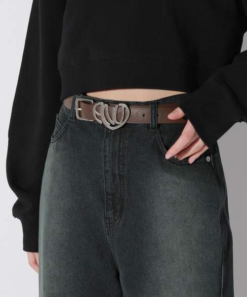 Anui（アニュイ）の「【UNISEX】ハートロゴベルト（ベルト・レディース・ダークブラウン/ブラック・FREE）」の4枚目の写真