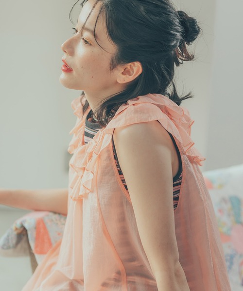 Dot＆Stripes CHILD WOMAN（ドットアンドストライプス　チャイルドウーマン）の「ナイロンフリルティアード ノースリブラウス（シャツ/ブラウス・レディース・ネイビー/イエロー/ピンク・FREE）」の8枚目の写真