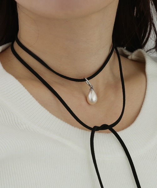 colleca la（コレカラ）の「パール付き コードチョーカーネックレス/ラリエット（チョーカー・レディース・ブラック・FREE）」の4枚目の写真