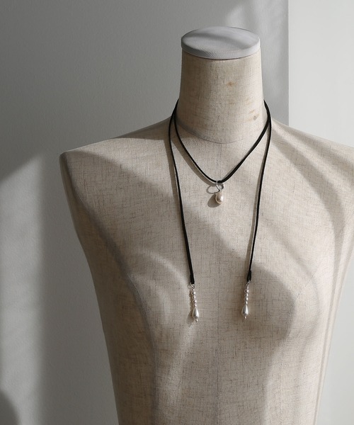 colleca la（コレカラ）の「パール付き コードチョーカーネックレス/ラリエット（チョーカー・レディース・ブラック・FREE）」の5枚目の写真