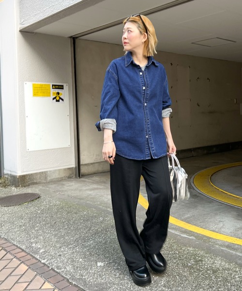 ABYS（アビス）の「オーバーサイズ デニムシャツ（シャツ/ブラウス・レディース・インディゴブルー・SMALL/MEDIUM/LARGE）」の2枚目の写真