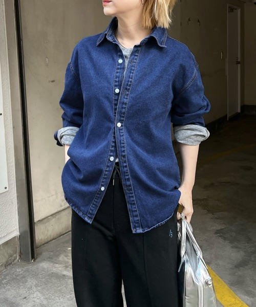 ABYS（アビス）の「オーバーサイズ デニムシャツ（シャツ/ブラウス・レディース・インディゴブルー・SMALL/MEDIUM/LARGE）」の4枚目の写真