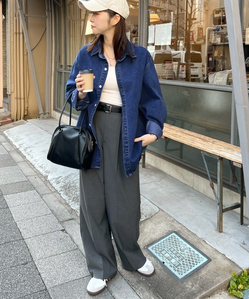 ABYS（アビス）の「オーバーサイズ デニムシャツ（シャツ/ブラウス・レディース・インディゴブルー・SMALL/MEDIUM/LARGE）」の7枚目の写真