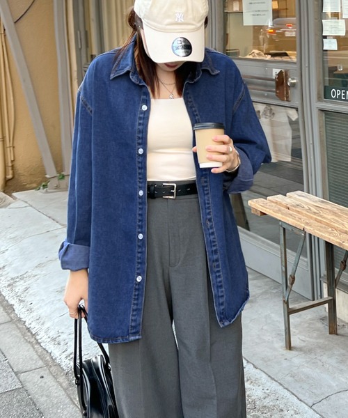 ABYS（アビス）の「オーバーサイズ デニムシャツ（シャツ/ブラウス・レディース・インディゴブルー・SMALL/MEDIUM/LARGE）」の5枚目の写真