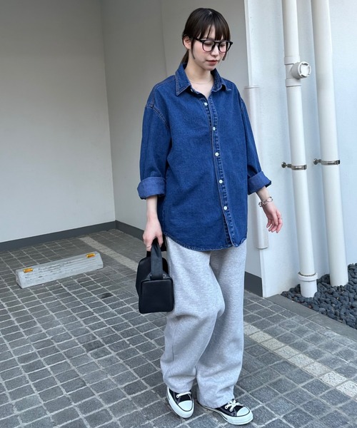 ABYS（アビス）の「オーバーサイズ デニムシャツ（シャツ/ブラウス・レディース・インディゴブルー・SMALL/MEDIUM/LARGE）」の19枚目の写真