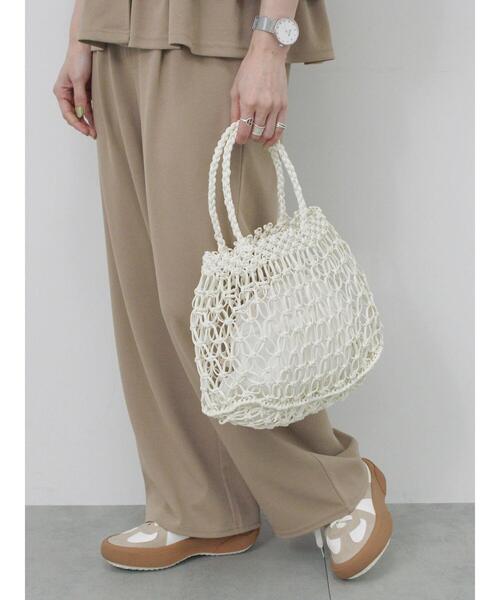 Samansa Mos2 blue（サマンサモスモスブルー）の「合皮マクラメバッグ（ハンドバッグ・レディース・ホワイト/グリーン/ブラック・F）」の5枚目の写真