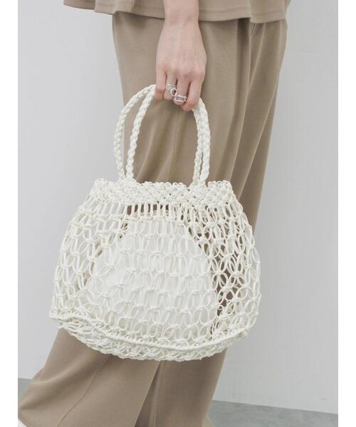 Samansa Mos2 blue（サマンサモスモスブルー）の「合皮マクラメバッグ（ハンドバッグ・レディース・ホワイト/グリーン/ブラック・F）」の6枚目の写真