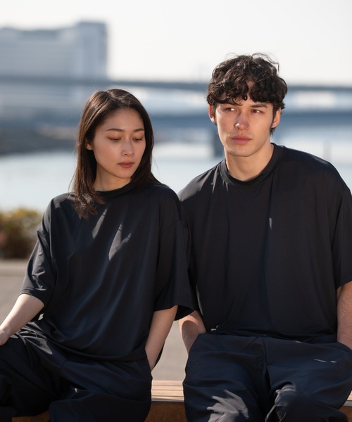 UNDER ARMOUR（アンダーアーマー）の「【ZOZOTOWN販路限定】UAアイソチル オーバーサイズド ショートスリーブ Tシャツ（ライフスタイル/メンズ/レディース）（Tシャツ/カットソー・メンズ・ブラック系その他・2XL/S/L/XL/M/3XL）」の6枚目の写真