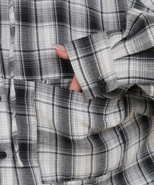 RAY CASSIN（レイカズン）の「オーバーサイズチェックショート丈シャツ/ フードシャツ（シャツ/ブラウス・レディース・ブラック/ブルー/ブラウン・FREE）」の9枚目の写真
