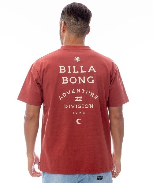 BILLABONG（ビラボン）の「BILLABONG メンズ 【A/DIV.】 SAHARA Tシャツ 【2025年春夏モデル】/ビラボンバックプリント半袖Tシャツ（Tシャツ/カットソー・メンズ・レッド系その他/クリーム/ブラック系その他・MEDIUM/LARGE/X-LARGE）」の4枚目の写真
