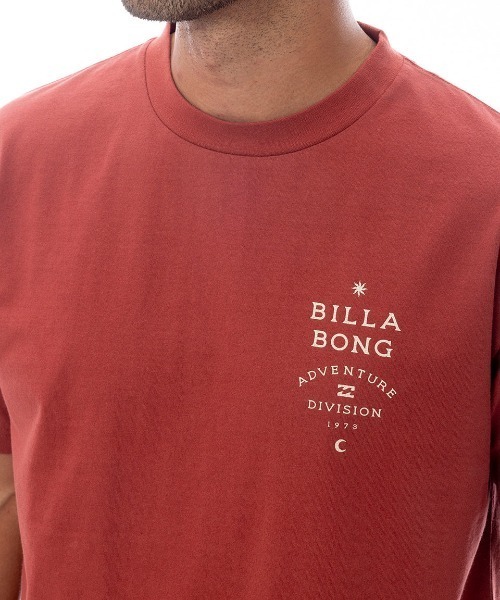 BILLABONG（ビラボン）の「BILLABONG メンズ 【A/DIV.】 SAHARA Tシャツ 【2025年春夏モデル】/ビラボンバックプリント半袖Tシャツ（Tシャツ/カットソー・メンズ・レッド系その他/クリーム/ブラック系その他・MEDIUM/LARGE/X-LARGE）」の17枚目の写真