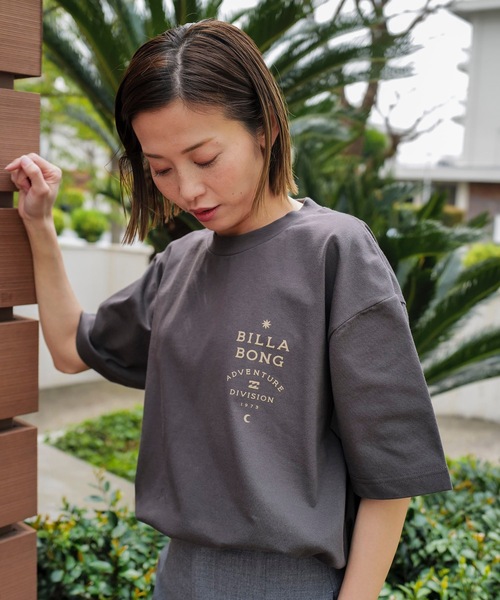 BILLABONG（ビラボン）の「BILLABONG メンズ 【A/DIV.】 SAHARA Tシャツ 【2025年春夏モデル】/ビラボンバックプリント半袖Tシャツ（Tシャツ/カットソー・メンズ・レッド系その他/クリーム/ブラック系その他・MEDIUM/LARGE/X-LARGE）」の21枚目の写真
