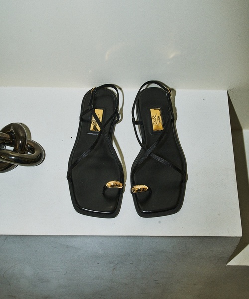 le Talon GRISEメタルリングクロストングサンダル 追加4》GRISEメタルリングクロストングサンダル（サンダル）｜LE