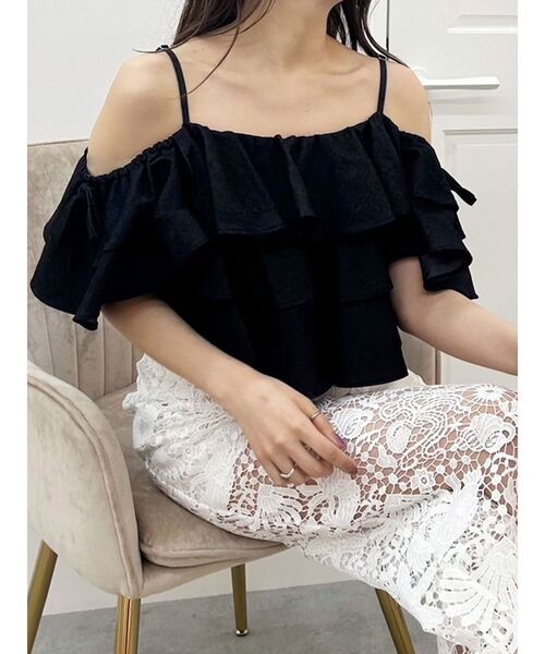 MERCURYDUO（マーキュリーデュオ）の「オフショルフリルブラウス（シャツ/ブラウス・レディース・インディゴブルー/オフホワイト/その他1/ブラック・FREE）」の4枚目の写真