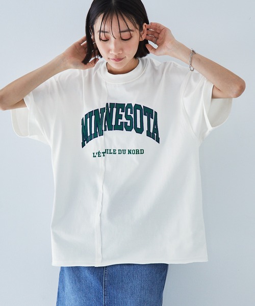 MONO-MART(モノマート)の「リメイクライク カレッジロゴ刺繍スイッチング半袖Tシャツ(Tシャツ/カットソー・レディース・スミクロ/ピンク/オフホワイト・FREE)」の1枚目の写真