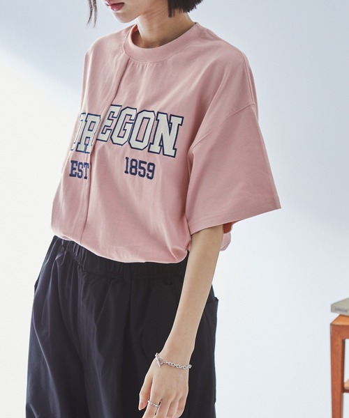 MONO-MART(モノマート)の「リメイクライク カレッジロゴ刺繍スイッチング半袖Tシャツ(Tシャツ/カットソー・レディース・スミクロ/ピンク/オフホワイト・FREE)」の5枚目の写真