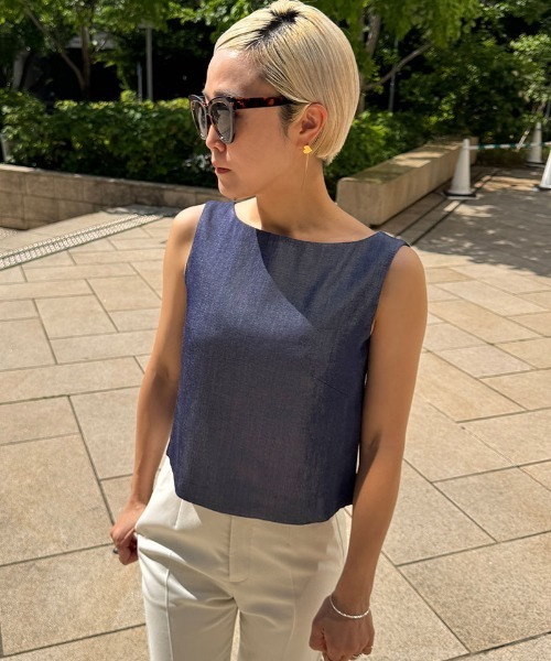 JENNE(ジェンヌ)の「エアリーデニム見えトップス(Tシャツ/カットソー・レディース・ブルー/ネイビー・LARGE/MEDIUM/SMALL)」の2枚目の写真