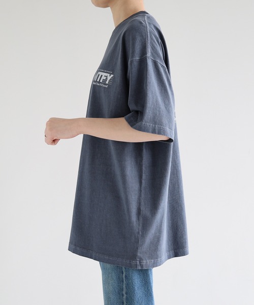 ANME(アンメ)の「【新サイズ追加】ピグメント加工MTFYロゴプリント半袖Tシャツ(Tシャツ/カットソー・レディース・ブラック/オフホワイト/ブラウン/ネイビー・M/L/XL/XXL/S)」の7枚目の写真